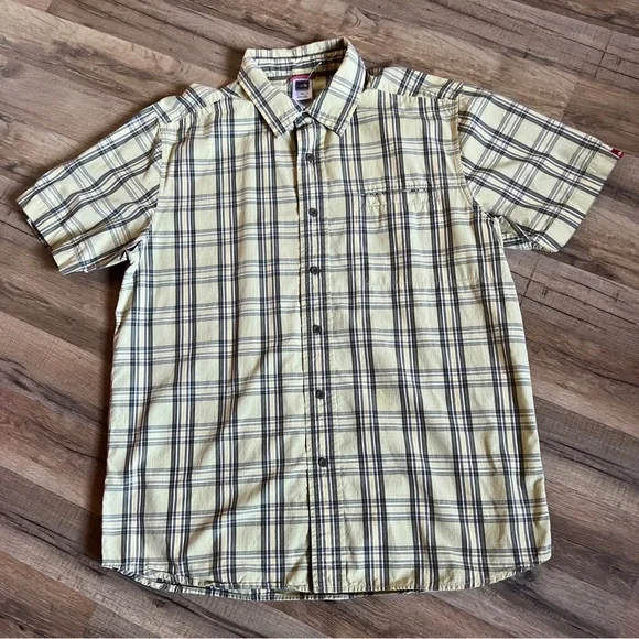 North Face Mens Plaid Short Sleeve Button Down Shirt Size Large Yellow Gray - Picture 1 of 5